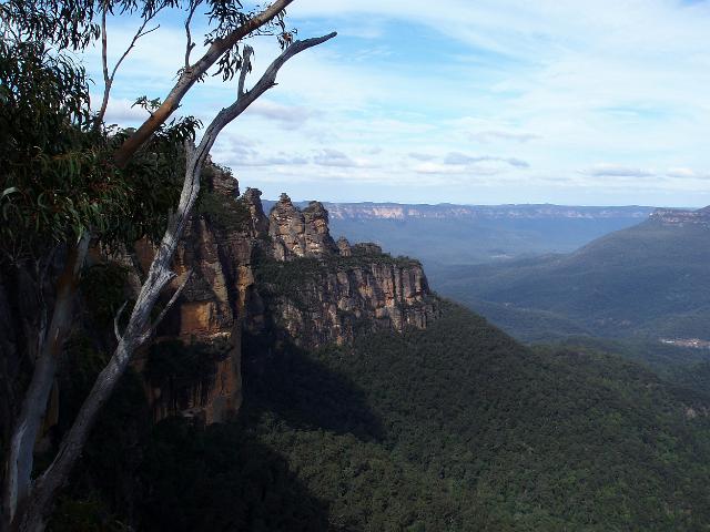 a view down the jamison valley from a lookout near echo point, katoomba