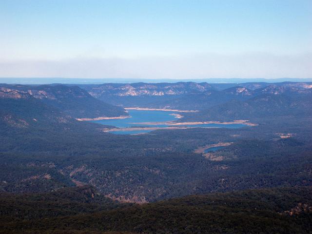 a view across the jameson valley towards lake warrangamba, blue mountains national park