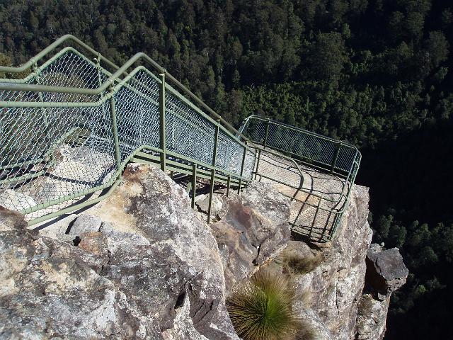 steps to the edge of the pulpit rock rock look down, grose valley, blue mountains,