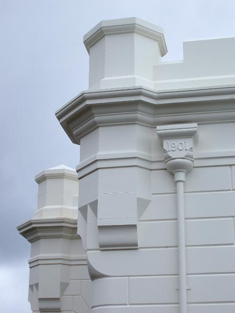 close up on the lighthouse on top of cape byron