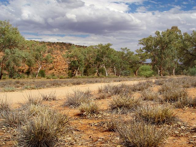 walking track to the old telegraph station alice springs