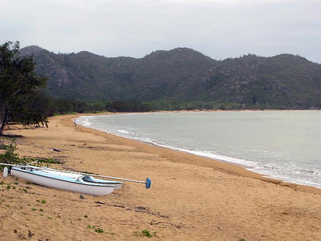 sandy horseshoe bay on mangnetic island, queensland, australia