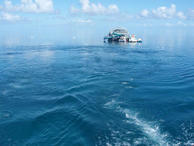 leaving the great barrier reef on a calm day