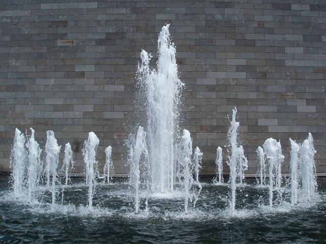 fountans at the front of the National Gallery of Victroia, st. kilda road