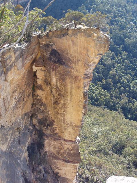 hanging rock in the blue mountains not to be confused with the hanging rock in victoria about which the book and film was made