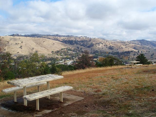 picnic tables at the lookout reserve, gundagai