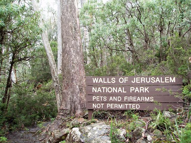 sign at the start of the walls of jersualmen walking track